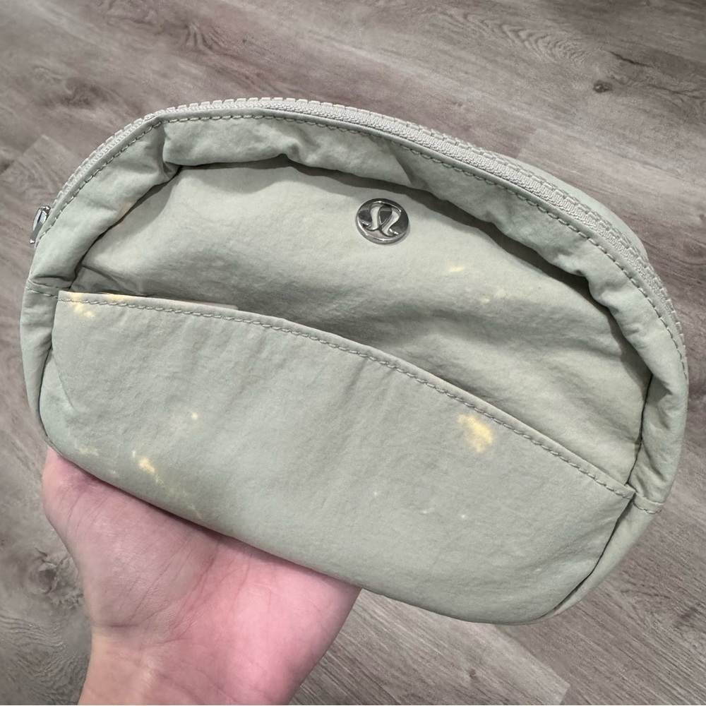Lululemon Athletica Go Getter Pouch Mini Gray Sage Bag STAINED BLEACHED